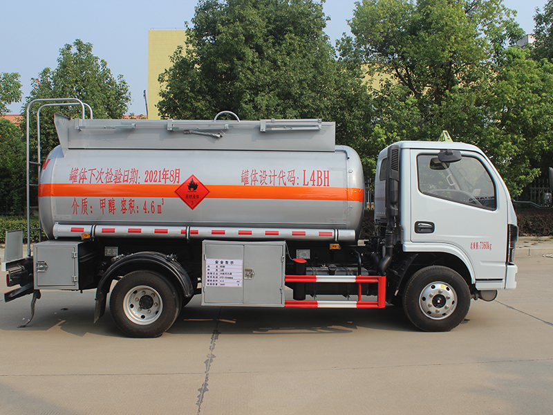 東風(fēng)多利卡4.6立方SCS5070GRYEQ6易燃液體罐式運(yùn)輸車(chē)